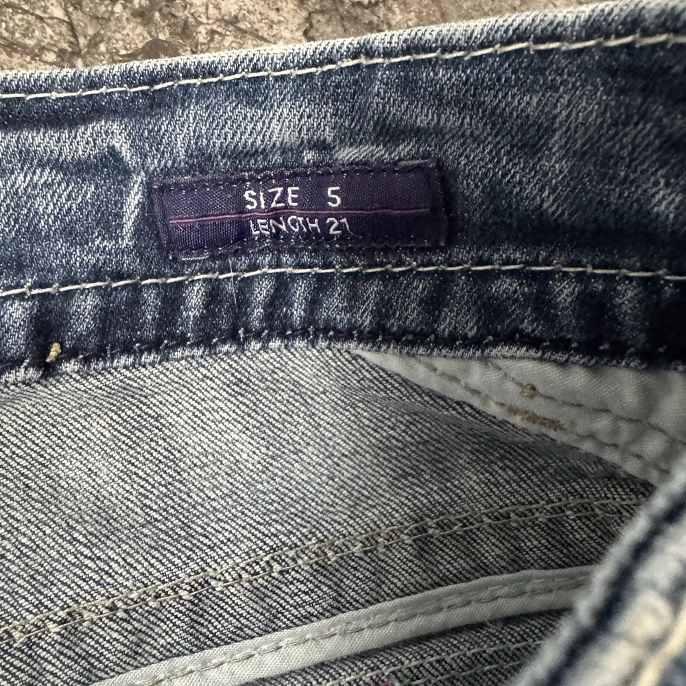 Vigoss The New York Capri Womens Embellished Embroidered Back Flap Pocket Sz 5 - Picture 15 of 16